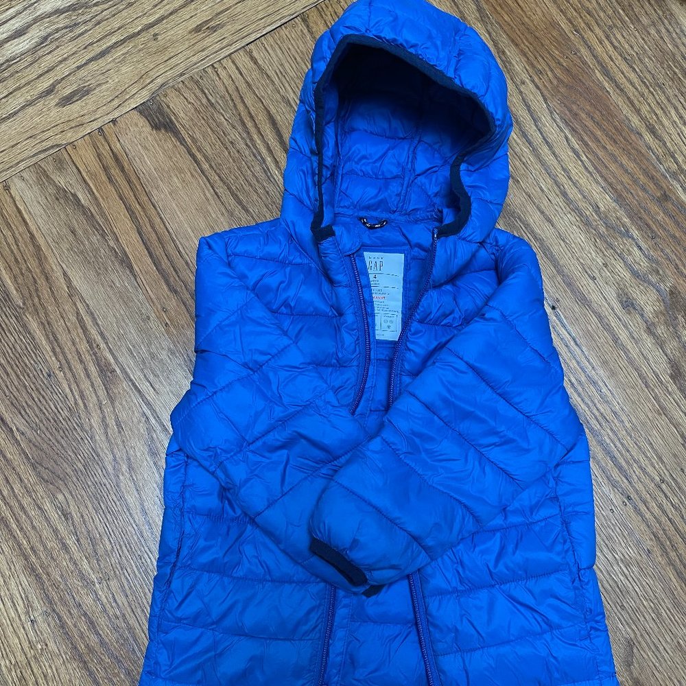 Boys GAP lightweight puffer jacket